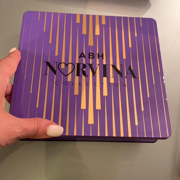 NORVINA -ABH COLLAB~ PRO PIGMENT PALETTE VOL.1 - Picture 5 of 14